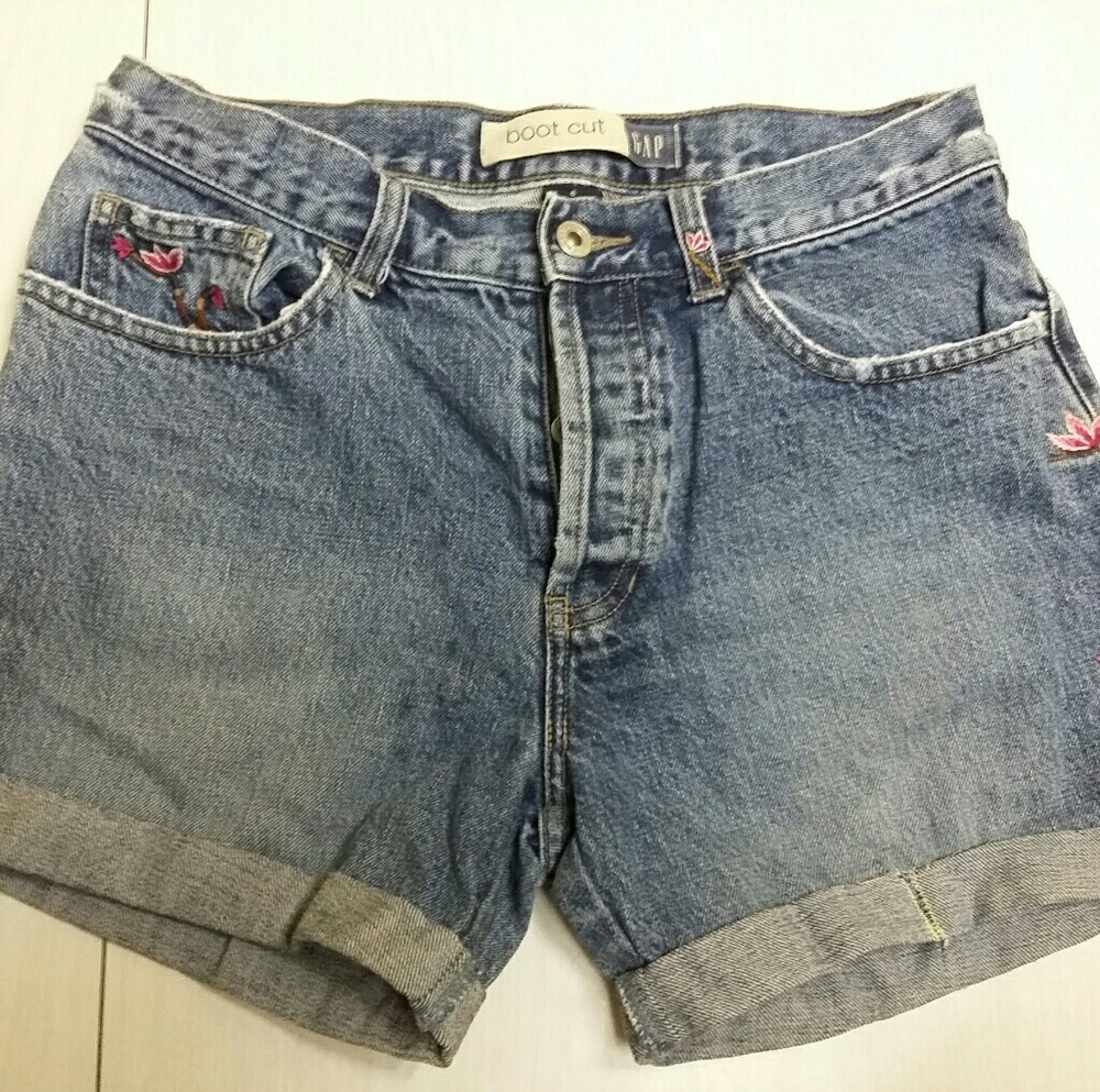 Cropped Gap Jean Shorts
